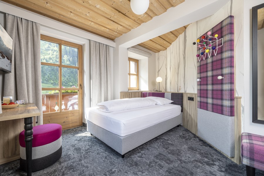 Familiensuite 4 Tirol, Kinderzimmer mit breitem Einzelbett