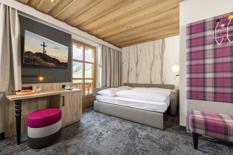 Familiensuite 5 Tirol, gemütliche Schlafcouch für 2 Personen